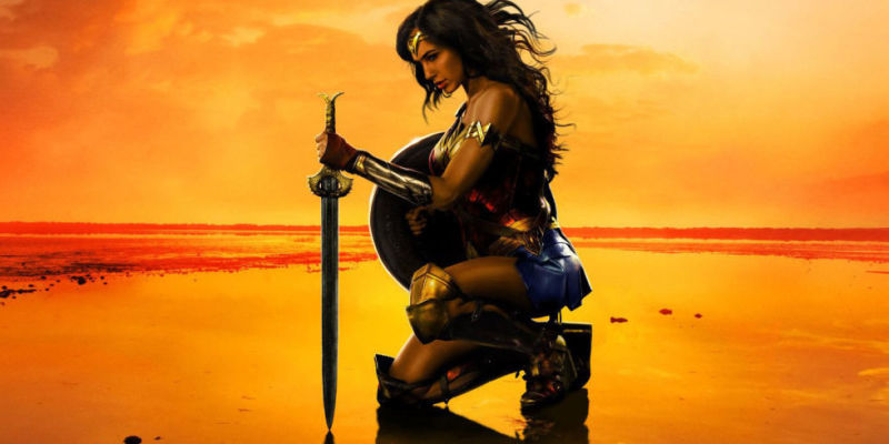 Illustration for article titled James Cameron piensa que la película Wonder Woman es "un paso atrás" para las mujeres